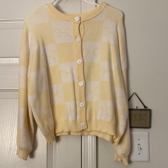 Sincerly Jules Sweaters - Yellow and White Checkered Women's Sweater